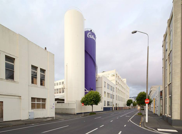 perusahaan pembuat coklat cadbury