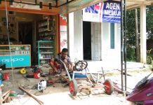 Kreativitas Komandan Kompi Satpol PP Mesuji Menyulap Barang Bekas Menjadi Benda Bernilai